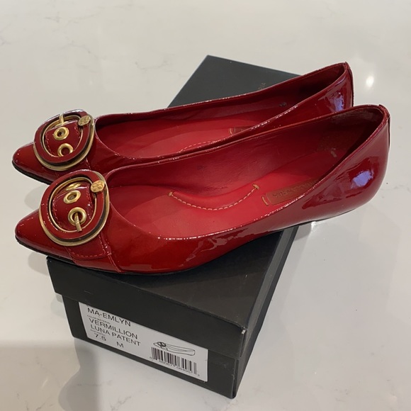 BCBG Emlyn red patent pointed toe leather flats - Picture 2 of 5